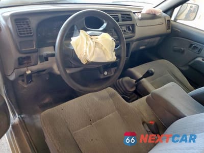 Zdjęcie 8 z 14 samochodu: 1999 NISSAN FRONTIER KING CAB XE VIN:1N6DD26SXXC344080 - miniatura