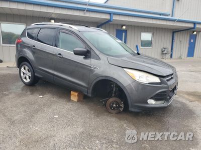 Czwarte zdjęcie samochodu z boku: 2015 FORD ESCAPE SE VIN:1FMCU0GXXFUB14136 - miniatura