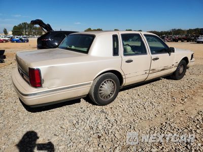 Trzecie zdjęcie samochodu z tyłu: 1996 LINCOLN TOWN CAR CARTIER VIN:1LNLM83W6TY635368 - miniatura