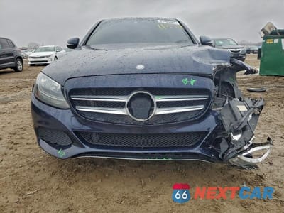 Piąte zdjęcie samochodu w środku: 2016 MERCEDES-BENZ C 300 4MATIC VIN:55SWF4KB7GU118829 - miniatura
