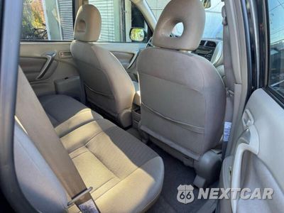 Zdjęcie 6 z 10 samochodu: 2004 TOYOTA RAV4 VIN:JTEHD20V040012729 - miniatura