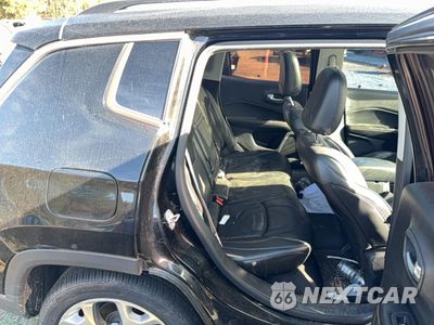 Zdjęcie 6 z 10 samochodu: 2017 JEEP COMPASS LIMITED VIN:3C4NJDCBXHT641937 - miniatura