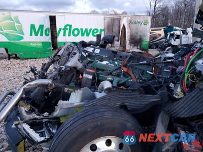 Zdjęcie 7 z 10 samochodu: 2022 VOLVO VNL SEMI TRUCK VIN:4V4NC9EH6NN314573 - miniatura