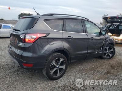 Trzecie zdjęcie samochodu z tyłu: 2018 FORD ESCAPE SEL VIN:1FMCU0HD1JUB25958 - miniatura