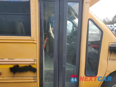 Zdjęcie 11 z 13 samochodu: 2009 CHEVROLET EXPRESS SCHOOL BUS VIN:1GBHG31C391155775 - miniatura