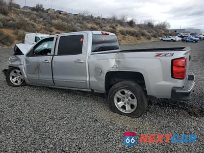 Drugie zdjęcie samochodu z przodu: 2018 CHEVROLET SILVERADO K1500 LT VIN:3GCUKREC2JG124223 - miniatura