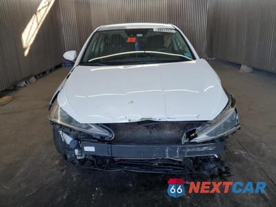 Piąte zdjęcie samochodu w środku: 2019 HYUNDAI ELANTRA SEL VIN:5NPD84LF7KH471912 - miniatura