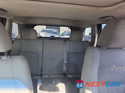 Zdjęcie 10 z 13 samochodu: 2007 JEEP GRAND CHEROKEE LAREDO VIN:1J8GR48K97C630067 - miniatura
