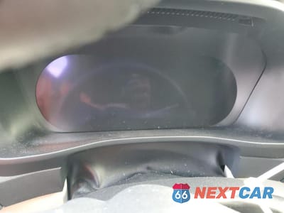 Zdjęcie 9 z 12 samochodu: 2023 VOLVO XC40 PLUS VIN:YV4L12UN1P2913003 - miniatura