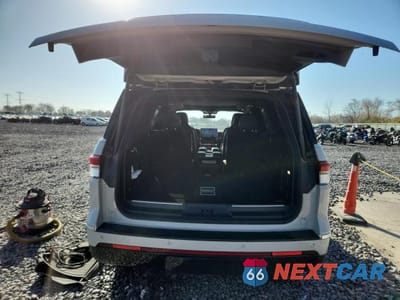 Zdjęcie 6 z 13 samochodu: 2024 LINCOLN NAVIGATOR RESERVE VIN:5LMJJ2LG9REL11425 - miniatura