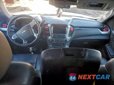 Zdjęcie 8 z 13 samochodu: 2018 CHEVROLET SUBURBAN K1500 LT VIN:1GNSKHKC9JR240855 - miniatura