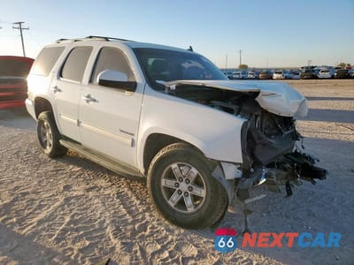 Czwarte zdjęcie samochodu z boku: 2014 GMC YUKON SLT VIN:1GKS1CE05ER191275 - miniatura