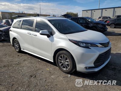 Czwarte zdjęcie samochodu z boku: 2024 TOYOTA SIENNA XLE VIN:5TDYRKEC5RS184286 - miniatura