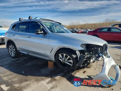 Czwarte zdjęcie samochodu z boku: 2018 BMW X3 XDRIVE30I VIN:5UXTR9C51JLD57543 - miniatura