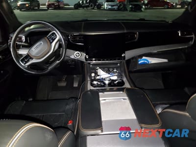 Zdjęcie 8 z 13 samochodu: 2022 JEEP GRAND WAGONEER SERIES III VIN:1C4SJVGJ2NS161141 - miniatura