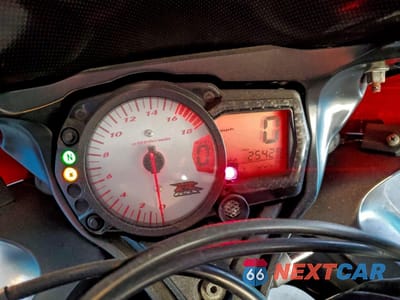 Zdjęcie 7 z 9 samochodu: 2006 SUZUKI GSX-R600 K6 VIN:JS1GN7DAX62104353 - miniatura