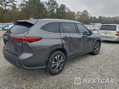 Trzecie zdjęcie samochodu z tyłu: 2022 TOYOTA HIGHLANDER HYBRID XLE VIN:5TDGARAH1NS515503 - miniatura