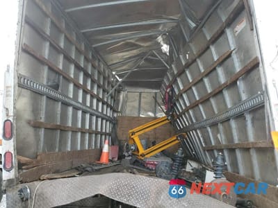Zdjęcie 10 z 12 samochodu: 2012 ISUZU NPR HD BOX TRUCK VIN:JALC4W160C7002848 - miniatura