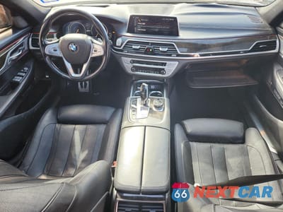 Zdjęcie 8 z 12 samochodu: 2017 BMW 740 XE VIN:WBA7J2C39HG497790 - miniatura