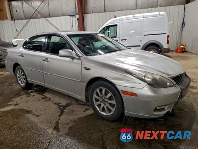 Czwarte zdjęcie samochodu z boku: 2002 LEXUS ES 300 BASE VIN:JTHBF30G920021940 - miniatura