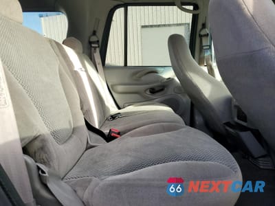 Zdjęcie 11 z 16 samochodu: 2000 FORD EXPEDITION XLT VIN:1FMPU16L6YLB26248 - miniatura