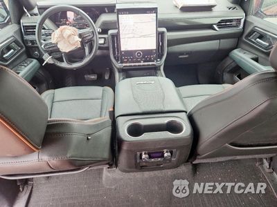 Zdjęcie 8 z 16 samochodu: 2025 GMC YUKON AT4 VIN:1GKS2CRL9SR163864 - miniatura