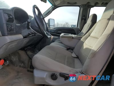 Zdjęcie 7 z 12 samochodu: 2006 FORD F350 SUPER DUTY VIN:1FDWW37P56ED48901 - miniatura