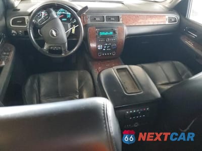 Zdjęcie 8 z 13 samochodu: 2007 CHEVROLET SUBURBAN C1500 VIN:3GNFC16067G214518 - miniatura