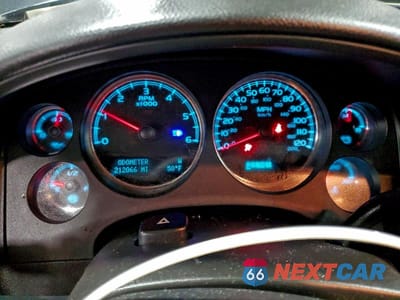 Zdjęcie 9 z 13 samochodu: 2013 CHEVROLET SUBURBAN K1500 LTZ VIN:1GNSKKE75DR313428 - miniatura