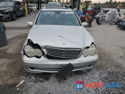 Piąte zdjęcie samochodu w środku: 2004 MERCEDES-BENZ C 230K SPORT SEDAN VIN:WDBRF40J64F553534 - miniatura