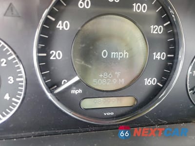 Zdjęcie 9 z 13 samochodu: 2003 MERCEDES-BENZ E 500 VIN:WDBUF70J63A127379 - miniatura