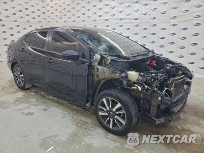 Czwarte zdjęcie samochodu z boku: 2021 NISSAN VERSA SV VIN:3N1CN8EV8ML912792 - miniatura
