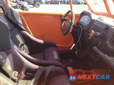 Piąte zdjęcie samochodu w środku: 2020 POLARIS RZR XP 4 TURBO S VELOCITY VIN:3NSP4E92XLG822503 - miniatura