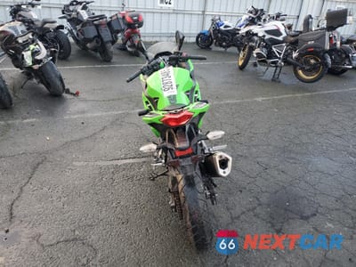 Czwarte zdjęcie samochodu z boku: 2014 KAWASAKI EX300 B VIN:JKAEX8B15EA007592 - miniatura