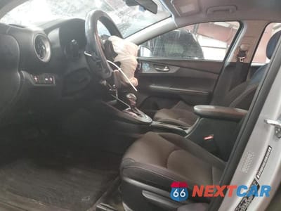 Zdjęcie 7 z 11 samochodu: 2021 KIA FORTE FE VIN:3KPF24AD5ME306993 - miniatura