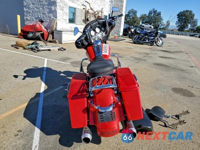 Czwarte zdjęcie samochodu z boku: 2010 HARLEY-DAVIDSON FLHX VIN:1HD1KB438AB624289 - miniatura
