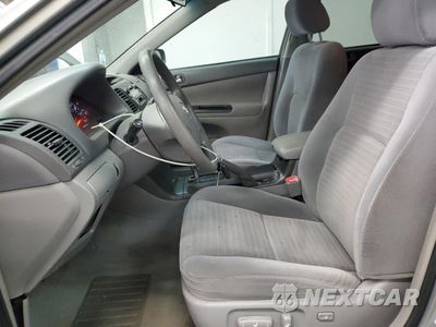 Zdjęcie 7 z 14 samochodu: 2005 TOYOTA CAMRY LE VIN:4T1BE32K25U551066 - miniatura