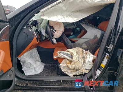 Zdjęcie 7 z 11 samochodu: 2021 BMW M5 VIN:WBS83CH03MCH12048 - miniatura