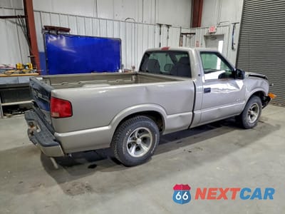 Trzecie zdjęcie samochodu z tyłu: 2002 CHEVROLET S TRUCK S10 VIN:1GCCS14W628265182 - miniatura