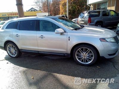 2014 LINCOLN MKT 2LMHJ5AT1EBL57540 - główne zdjęcie licytacji z USA - miniatura