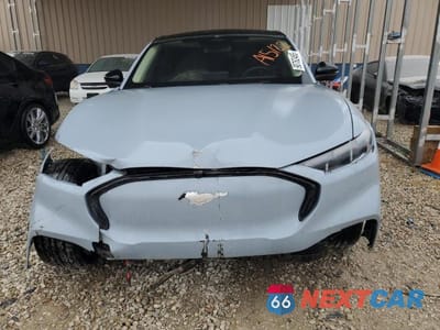 Piąte zdjęcie samochodu w środku: 2025 FORD MUSTANG MACH-E PREMIUM VIN:3FMTK3SU4SMA15122 - miniatura