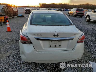 Zdjęcie 6 z 13 samochodu: 2015 NISSAN ALTIMA 2.5 VIN:1N4AL3AP7FC129097 - miniatura