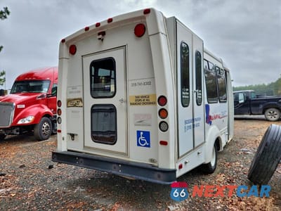 Trzecie zdjęcie samochodu z tyłu: 2019 FORD E350 SHUTTLE BUS VIN:1FDEE3FS3KDC19043 - miniatura