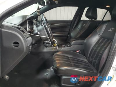 Zdjęcie 7 z 12 samochodu: 2021 CHRYSLER 300 S VIN:2C3CCABG9MH545706 - miniatura