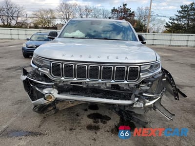 Piąte zdjęcie samochodu w środku: 2024 JEEP WAGONEER SERIES I VIN:1C4SJVAPXRS121358 - miniatura