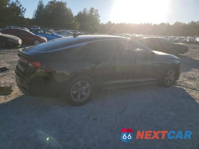 Trzecie zdjęcie samochodu z tyłu: 2021 KIA K5 LXS VIN:5XXG14J24MG002082 - miniatura