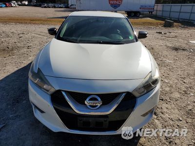 Piąte zdjęcie samochodu w środku: 2017 NISSAN MAXIMA 3.5S VIN:1N4AA6AP5HC385314 - miniatura