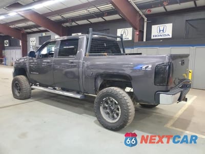 Drugie zdjęcie samochodu z przodu: 2010 CHEVROLET SILVERADO K1500 LT VIN:3GCRKSE36AG301076 - miniatura