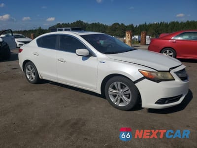Czwarte zdjęcie samochodu z boku: 2013 ACURA ILX HYBRID TECH VIN:19VDE3F73DE301117 - miniatura