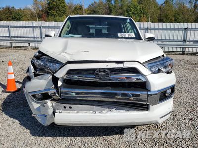 Piąte zdjęcie samochodu w środku: 2019 TOYOTA 4RUNNER SR5/SR5 PREMIUM VIN:JTEBU5JR9K5661762 - miniatura